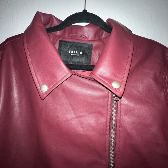 TORRID Maroon Faux Leather Jacket Size 4 - Picture 3 of 9